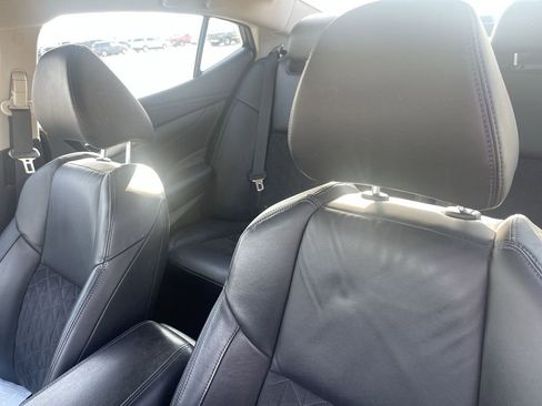 Used 2017 Nissan Maxima SR image 16