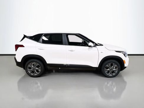 New 2026 Kia Seltos LX image 8