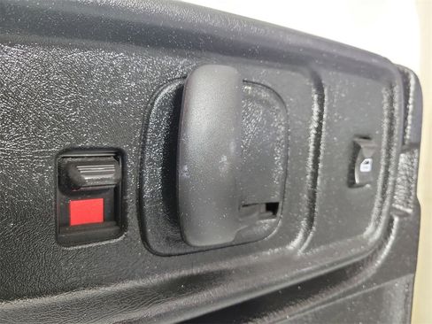 Used 2018 GMC Savana 2500 w/ Driver Convenience Package image 8