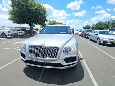 Used 2018 Bentley Bentayga Onyx Edition AWD/4WD image 6