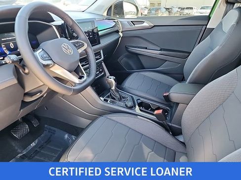 Certified 2025 Volkswagen Taos SE image 12