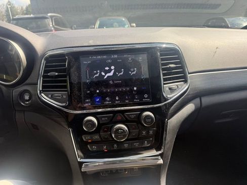 Used 2020 Jeep Grand Cherokee Altitude AWD/4WD image 13