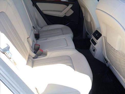 Used 2023 Audi Q5 2.0T Premium w/ Convenience Package AWD/4WD image 26