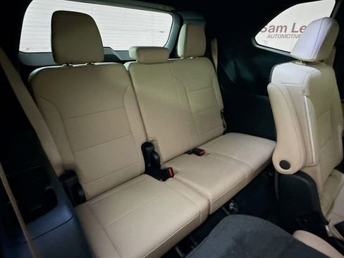 Used 2025 Buick Enclave Preferred image 28