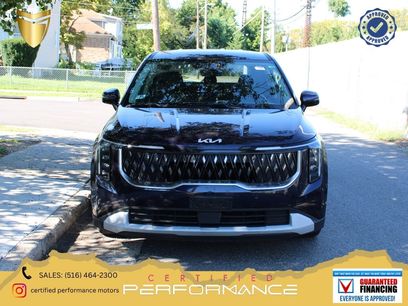 Used 2025 Kia Carnival