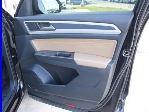 Used 2023 Volkswagen Atlas Cross Sport SE image 23