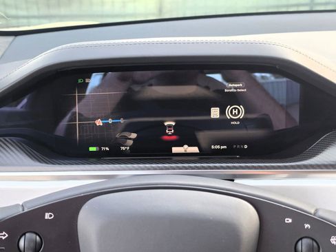 Used 2021 Tesla Model S Plaid image 12