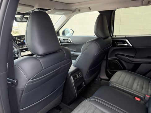 New 2026 Mitsubishi Outlander AWD image 23