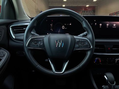 Used 2025 Buick Encore GX Preferred FWD image 31