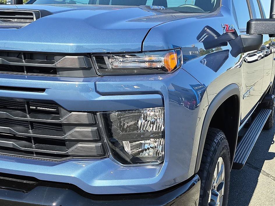 New 2026 Chevrolet Silverado 2500 Custom w/ Custom Convenience Package AWD/4WD image 9