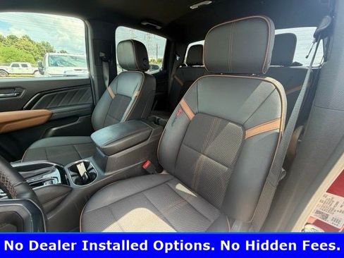 Used 2024 GMC Canyon AT4 w/ Technology Package AWD/4WD image 8