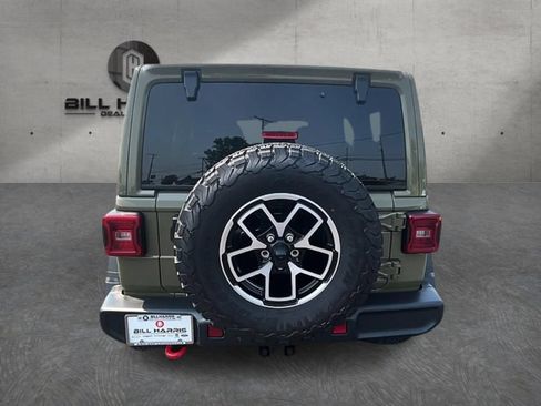 Used 2025 Jeep Wrangler Unlimited Rubicon w/ Convenience Group AWD/4WD image 7