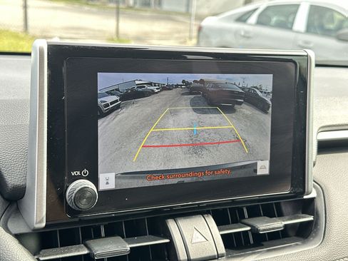 Used 2023 Toyota RAV4 XLE AWD/4WD image 21