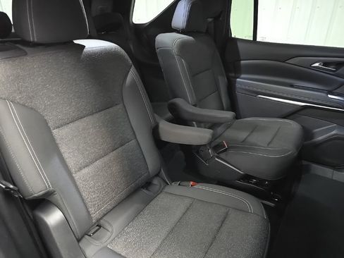 Used 2024 Chevrolet Traverse LT AWD/4WD image 16