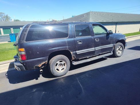 Used 2004 Chevrolet Suburban LS w/ Safe And Secure Package AWD/4WD image 10