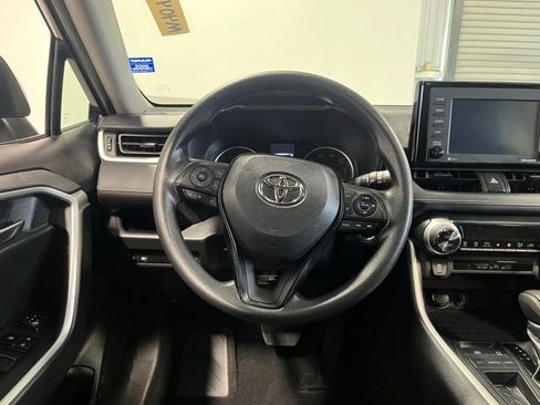 Used 2022 Toyota RAV4 XLE w/ Convenience Package FWD image 21