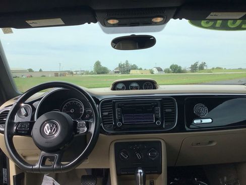 Used 2013 Volkswagen Beetle TDI FWD image 21