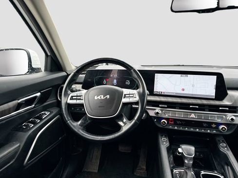 Used 2023 Kia Telluride EX w/ EX Captain's Chair Package image 19