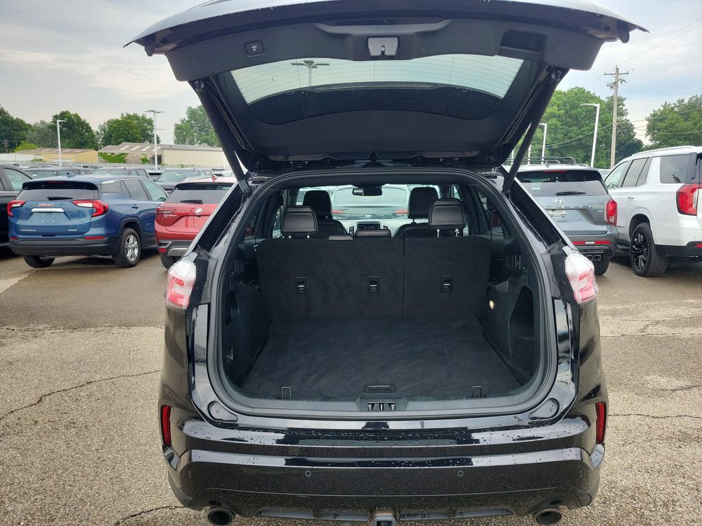 Used 2021 Ford Edge ST-Line w/ Class II Trailer Tow Package AWD/4WD image 8