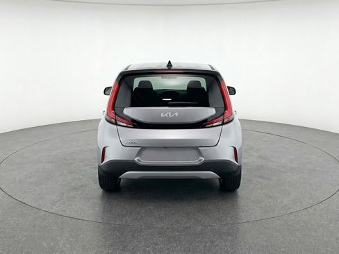 Used 2025 Kia Soul LX w/ LX Technology Package FWD image 7