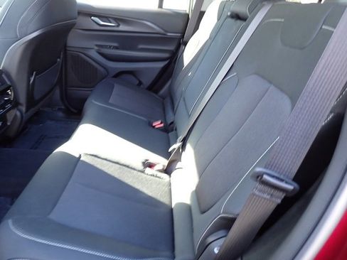 Certified 2023 Jeep Grand Cherokee Laredo image 17