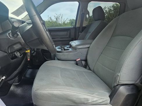 Used 2017 RAM 1500 Express AWD/4WD image 7