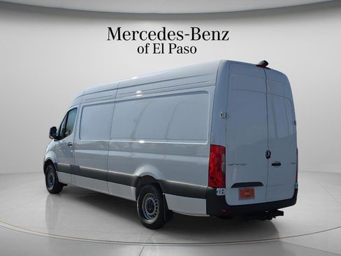 Used 2025 Mercedes-Benz Sprinter 2500 image 7