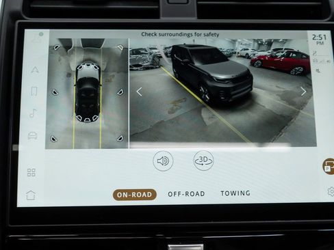 Used 2024 Land Rover Discovery Dynamic SE AWD/4WD image 29