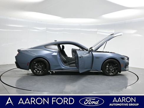 Used 2024 Ford Mustang GT RWD image 4