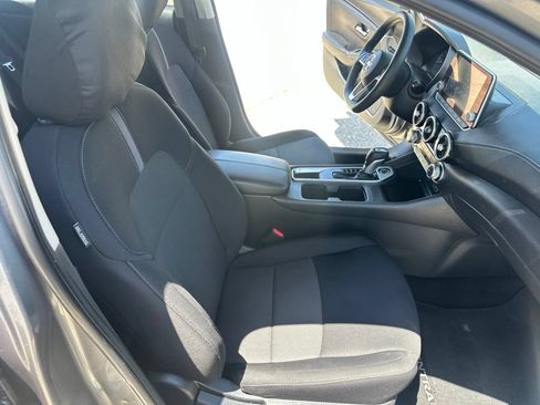 Used 2024 Nissan Sentra SV FWD image 10