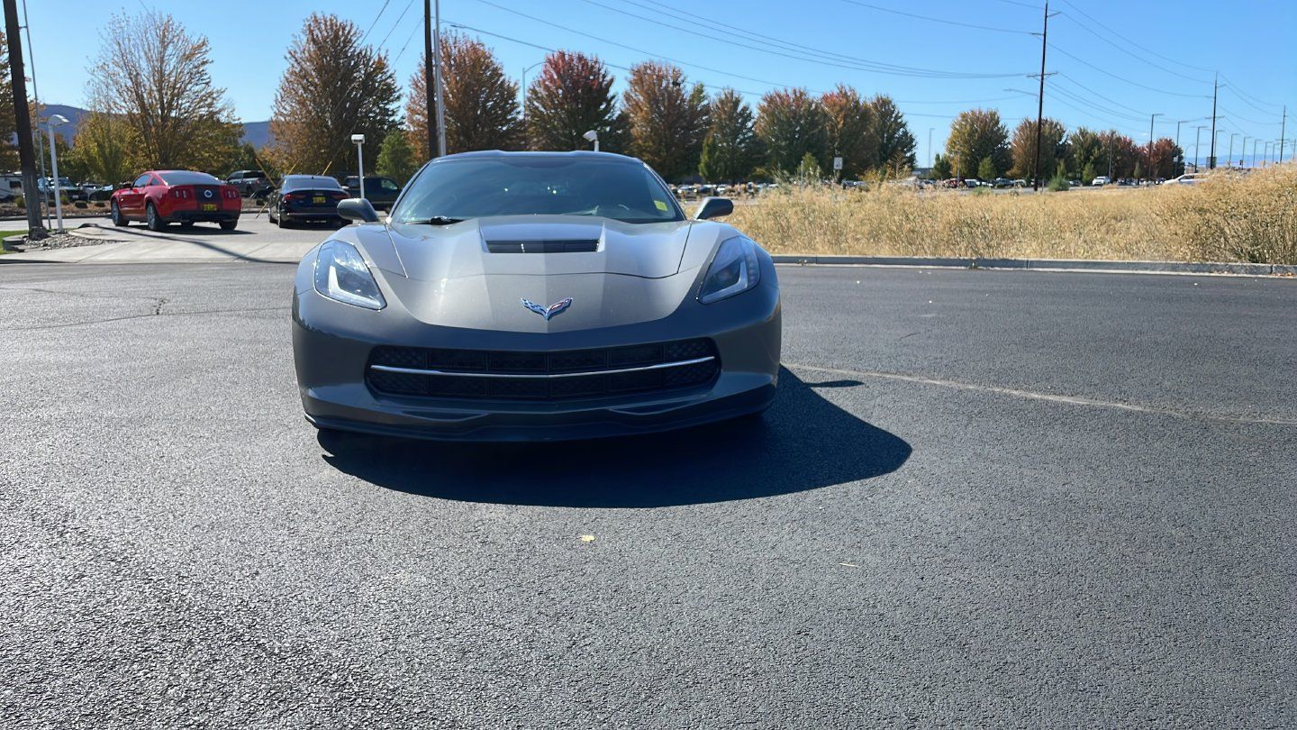 Used 2015 Chevrolet Corvette Stingray Coupe RWD image 2