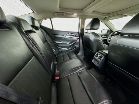 Used 2022 Nissan Maxima SL FWD image 25