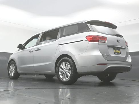 Used 2018 Kia Sedona L FWD image 43
