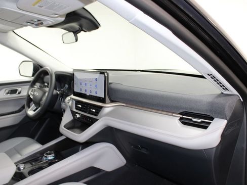 New 2026 Ford Explorer Active w/ Active Comfort Package RWD image 30
