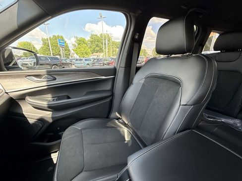 New 2026 Jeep Grand Cherokee Altitude AWD/4WD image 32