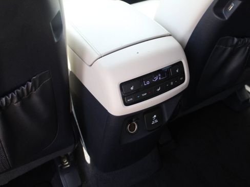 Used 2021 Hyundai Palisade SEL w/ Premium Package FWD image 12