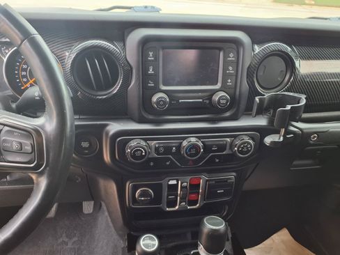 Used 2020 Jeep Gladiator Sport w/ Cold Weather Group AWD/4WD image 6