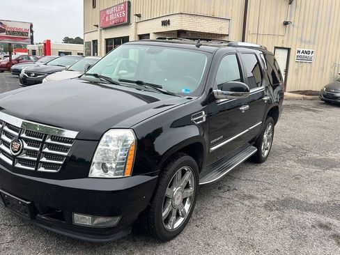 Used 2010 Cadillac Escalade Luxury w/ Livery Package AWD/4WD image 9