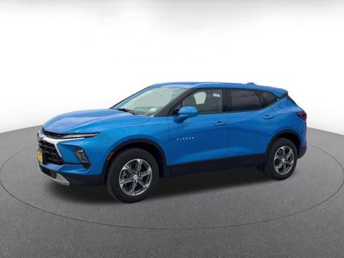 Used 2026 Chevrolet Blazer LT FWD image 8