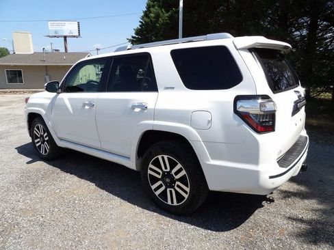 Used 2016 Toyota 4Runner Limited AWD/4WD image 3