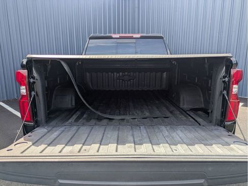 Used 2023 Chevrolet Silverado 1500 RST w/ Redline Edition AWD/4WD image 8