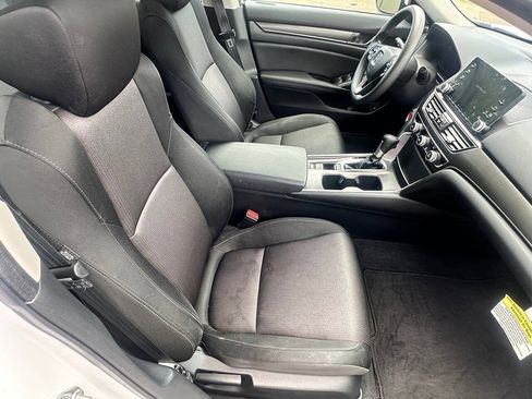 Used 2019 Honda Accord LX image 11