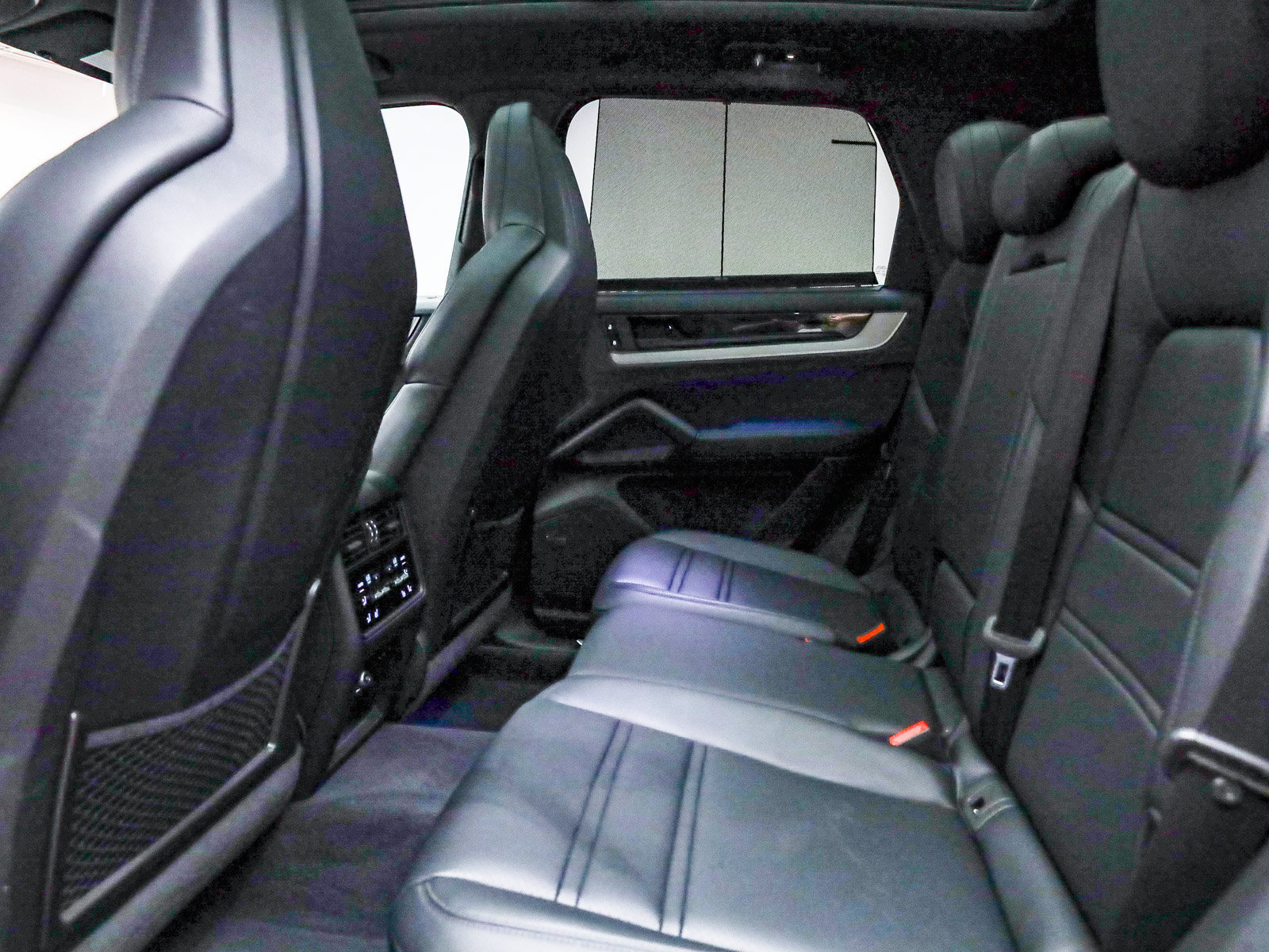 Certified 2025 Porsche Cayenne S AWD/4WD image 23