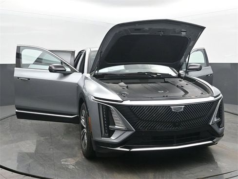 Used 2024 Cadillac Lyriq Luxury w/ LPO, Floor Liner Package image 54