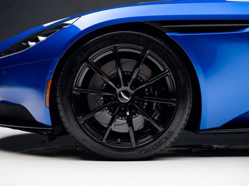 Used 2020 Aston Martin DB11 AMR image 22