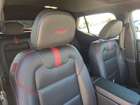 Used 2025 Chevrolet Trax RS w/ Sunroof Package image 30