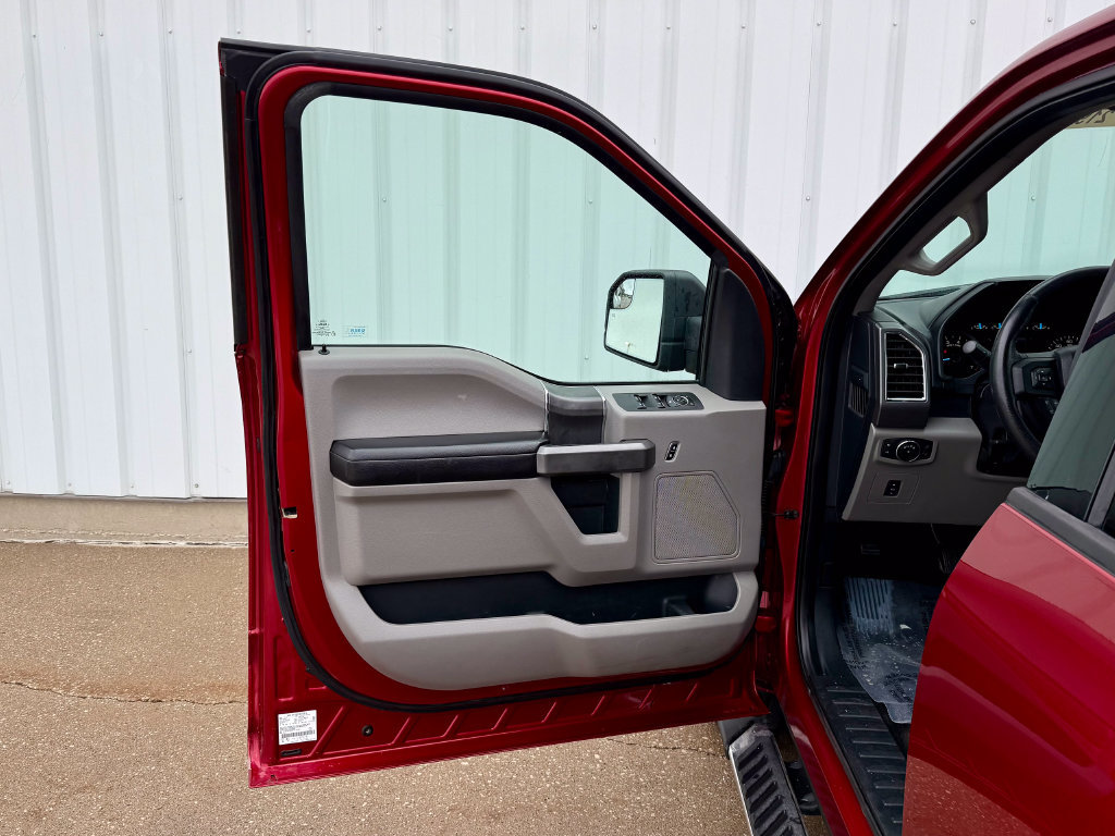 Used 2015 Ford F150 XLT w/ Equipment Group 302A Luxury AWD/4WD image 15