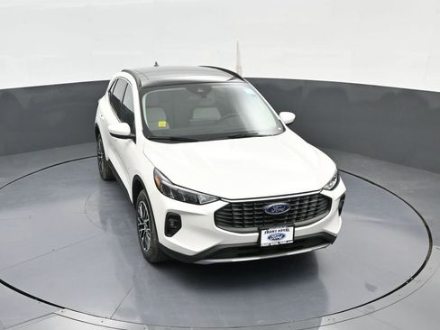 New 2025 Ford Escape SE image 28