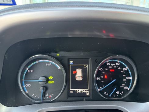 Used 2018 Toyota RAV4 LE Plus image 29