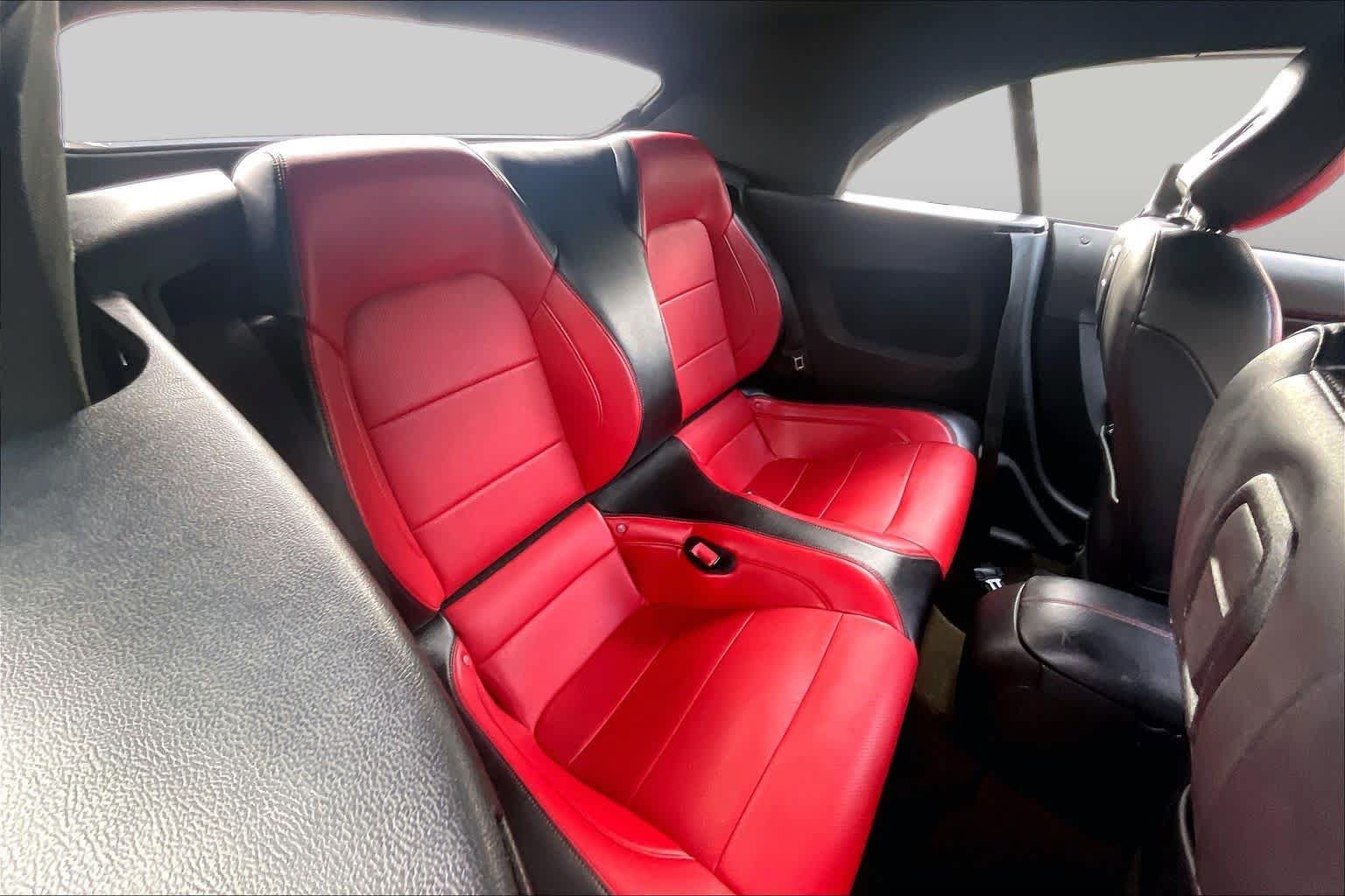 Used 2018 Ford Mustang Premium w/ Equipment Group 201A RWD image 19